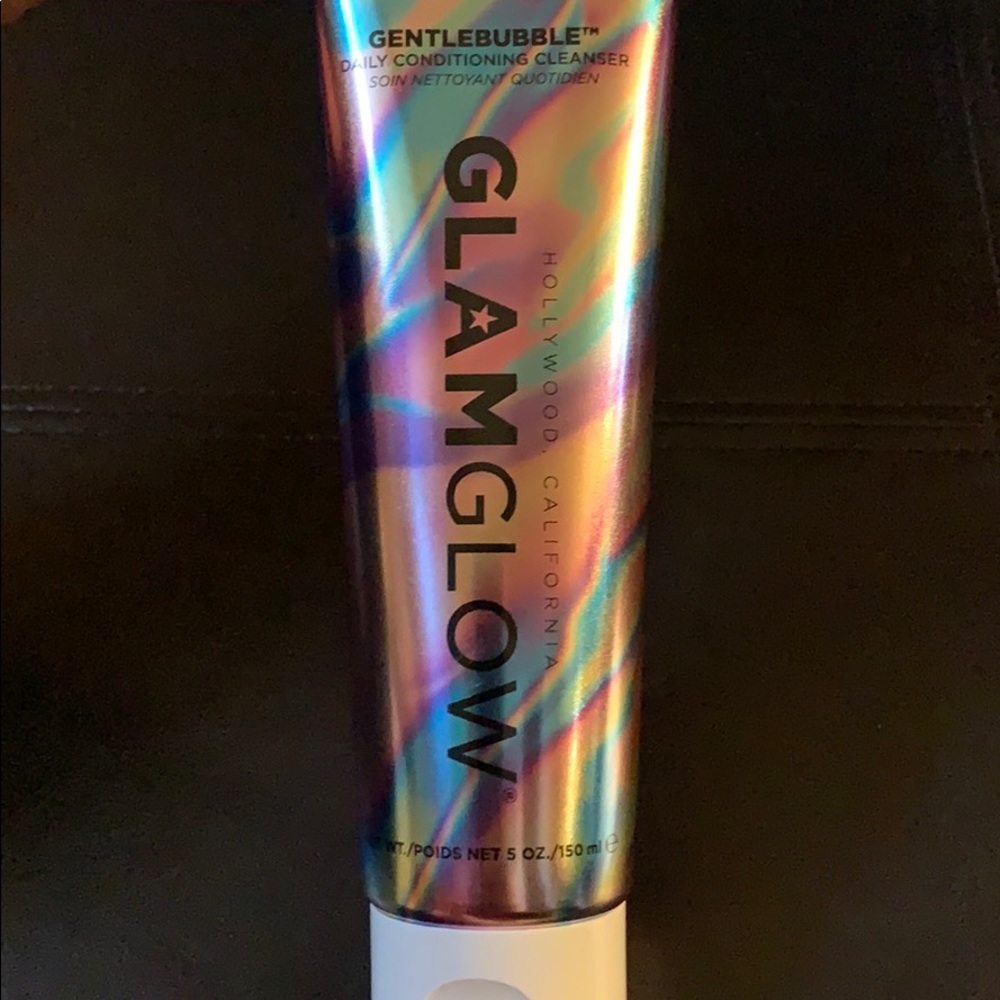 Daily conditioning cleanser